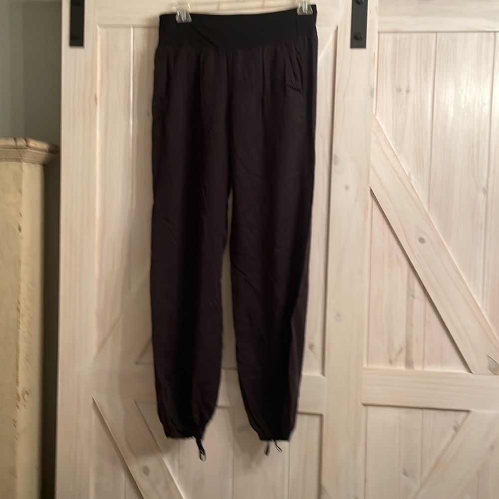 Lululemon Black Casual Pant Silky Tencel Lyocell Size 10 Worn Once Like New